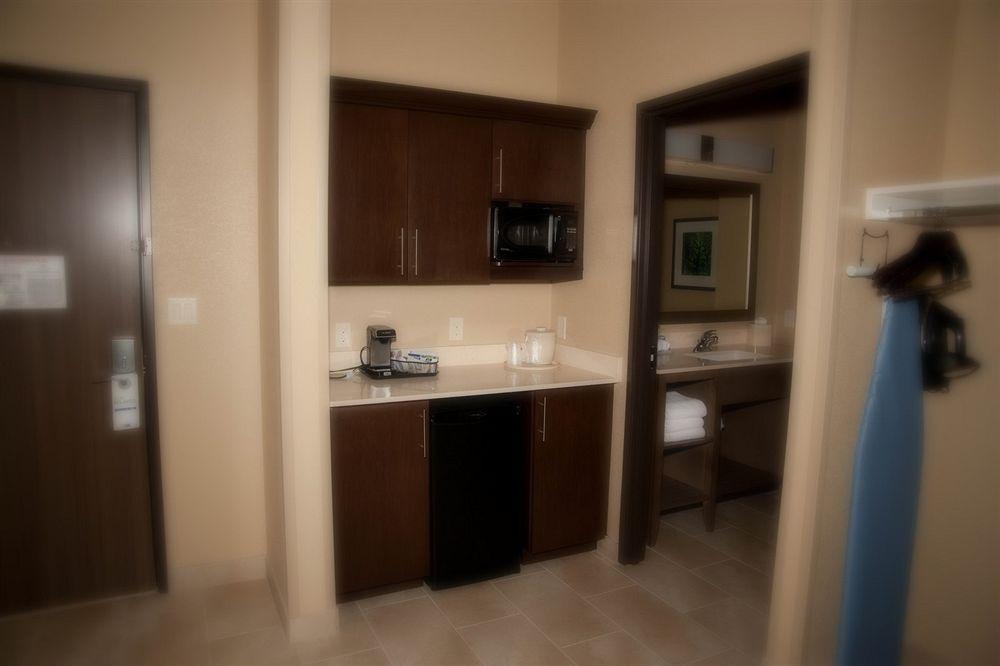 Holiday Inn Express And Suites Schulenburg By Ihg Exterior foto