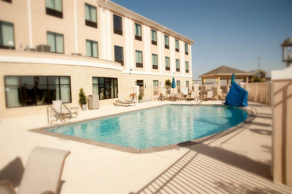 Holiday Inn Express And Suites Schulenburg By Ihg Exterior foto