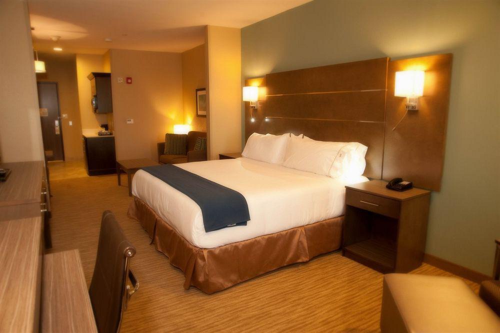 Holiday Inn Express And Suites Schulenburg By Ihg Exterior foto