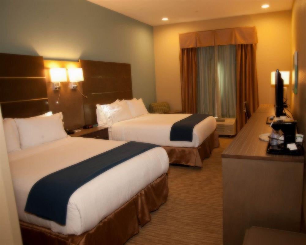 Holiday Inn Express And Suites Schulenburg By Ihg Exterior foto